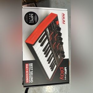 AKAI Professional MPK Mini Play MK3